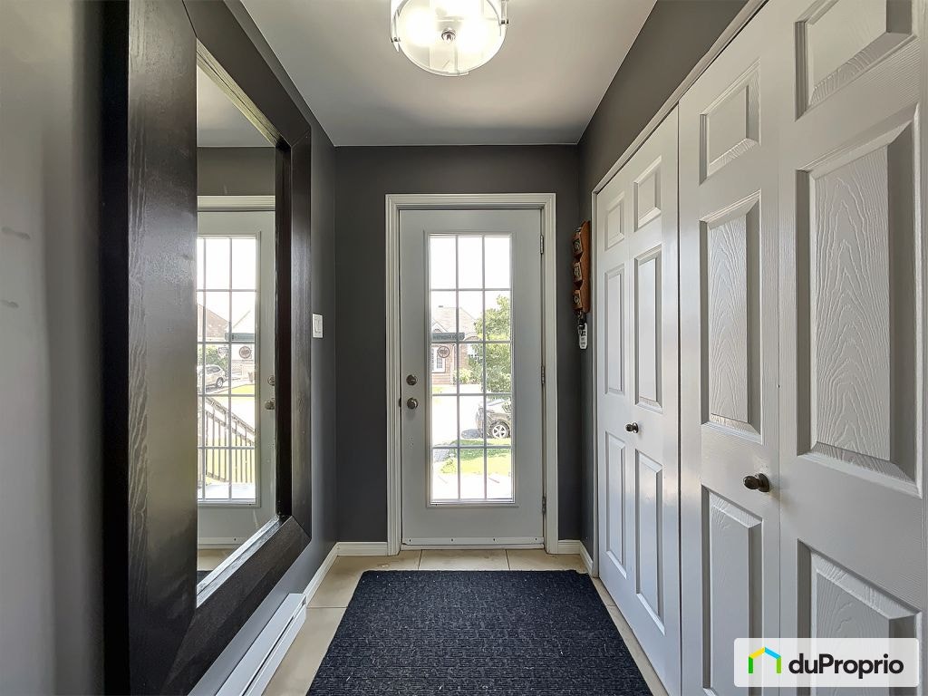 $629,900 - Bungalow for sale in St-Jérôme (St-Antoine) — photo 2