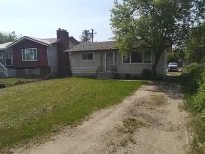 Sylvan Lake - Lakefront, 2 bedroom 1 bathroom house for rent