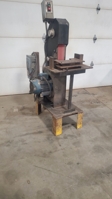 Heavy duty belt sander 3phase motor in Power Tools in Brantford