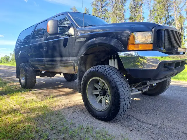 **** REDUCED **** Ford Excursion $25,000 In Extras ****520332039706398728