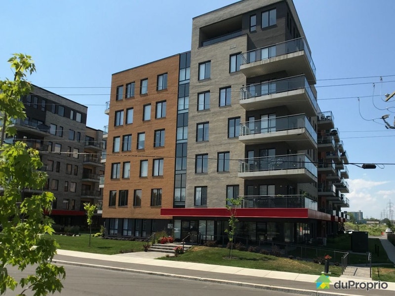 323 Boulevard du Souvenir, Laval, QC H7N 1B8