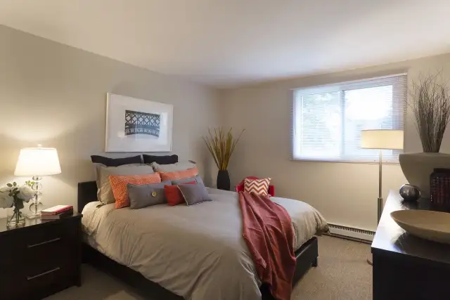 St. Vital Villa & Westover Square - 2 Bedroom  Apartment for Ren in Long Term Rentals in Winnipeg - Image 17