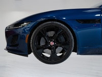 This 2022 Jaguar F-TYPE P450 Convertible is a local Ontario vehicle, delivering the perfect combinat... (image 8)