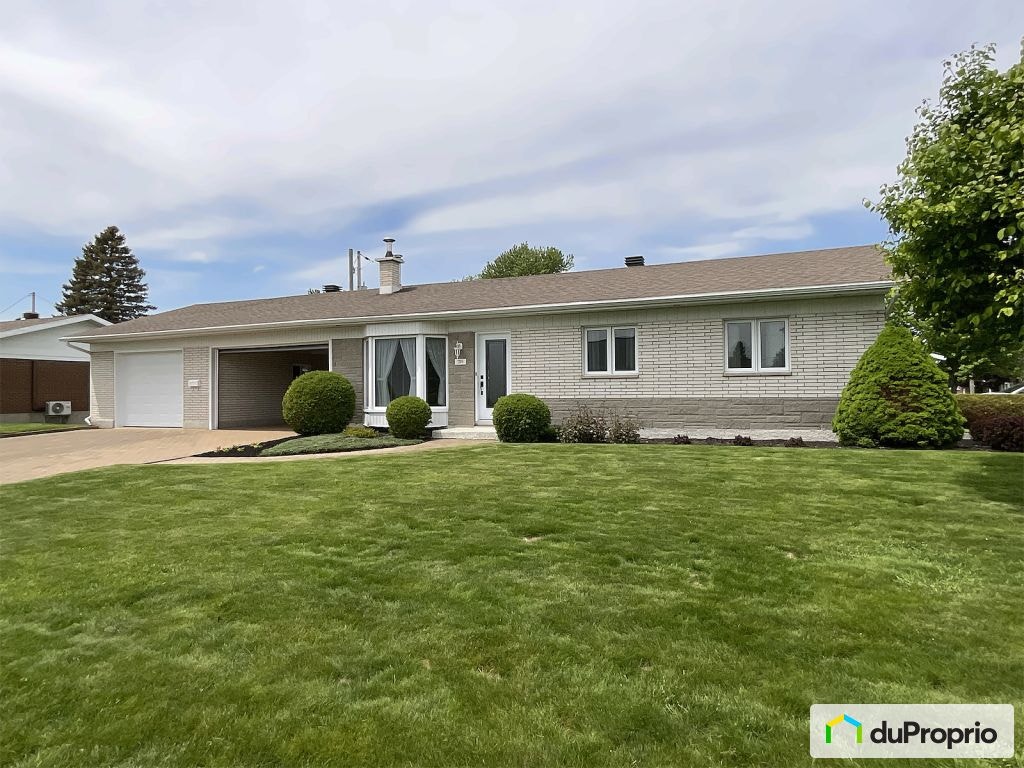 $459,000 - Bungalow for sale in Pintendre — photo 1