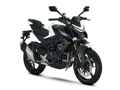 2024 CFMOTO 450NK 2024 CFMoto 450NK Visit us today at 33 Emes Road (Off McPhillips @ the North Perim...