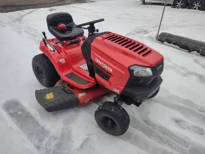 Tracteur a gazon CRAFTMAN 17.5hp 42'' de coupe, View more