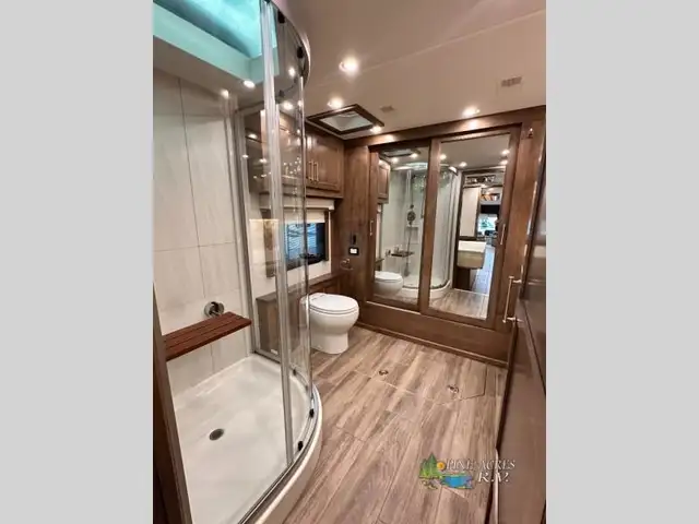 2022 Entegra Coach Aspire 44W 450 h.p. Diesel 11 K Miles in RVs & Motorhomes in Moncton - Image 50