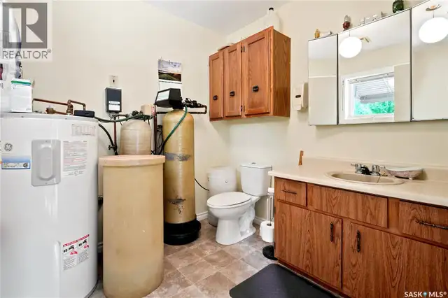 4 Pine STREET Katepwa Beach, Saskatchewan in Houses for Sale in Regina - Image 24