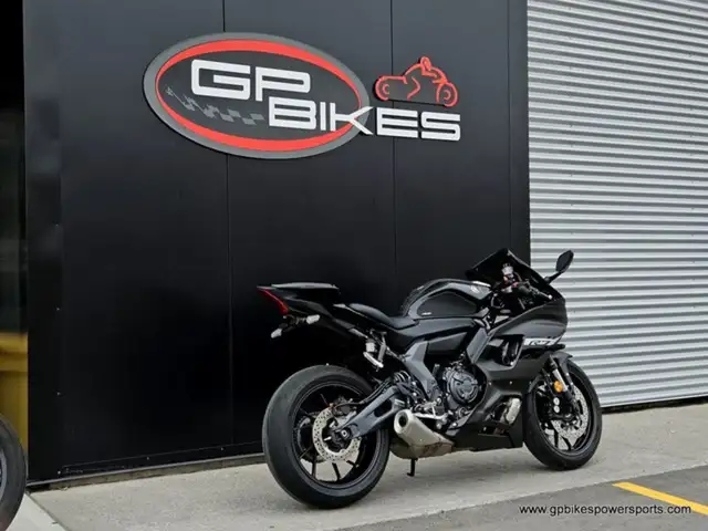 2024 Yamaha YZF-R1 R7 in Sport Bikes in Oshawa / Durham Region - Image 4