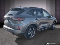 2024 Ford Escape Le Ford Escape ST-Line 2024 combine polyvalence et sportivité dans un VUS compact c... (image 4)