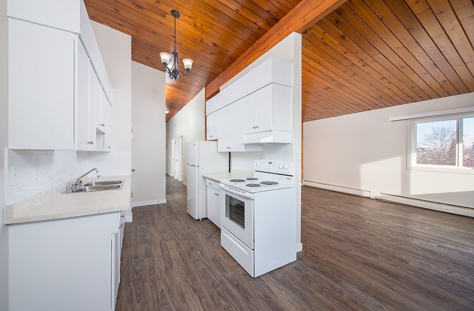 The Royal - 2 BEDROOM Apartment for Rent 3