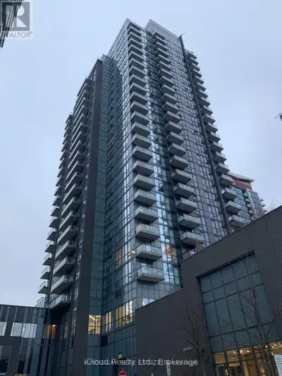 Gorgeous 2 B/R, 2 W/R executive in Amber Condos, by Uptown Pinnacle. 806 sq ft of living space. Brea...