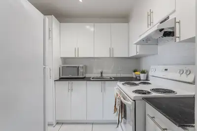 OFFRE SPÉCIALE : 3 MOIS DE LOYER À 50 % ! Saint-Laurent, à 5 min du métro Côte-Vertu Appartements ré...