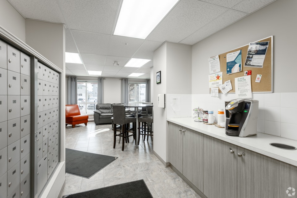 2 Bed 2 Bath Red Deer - $699 Security Deposit Promo 4