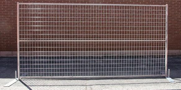 6' x 10' 6' x 8' Temporary Construction Fence Panels for Sale in Other Business & Industrial in London - Image 2
