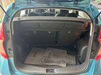 Front Wheel Drive,Front Disc/Rear Drum Brakes,Power Steering,Power Door Locks,Auxiliary Audio Input,... (image 8)