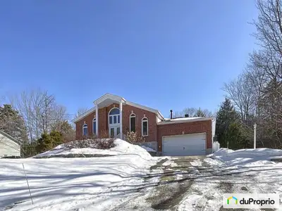 Clé en main dans un secteur paisible et très recherché! Située à seulement 10 minutes de Gatineau et...