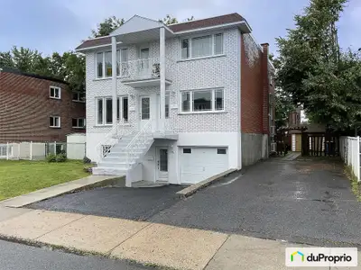 *Agent s'abstenir, merci* Venez découvrir ce grand triplex idéal pour un propriétaire occupant souha...