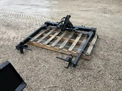 Iron Inventory Inc! Mapleside bale unroller hydraulic open and close does 4x4, 4x5 or 4x6 round bale...
