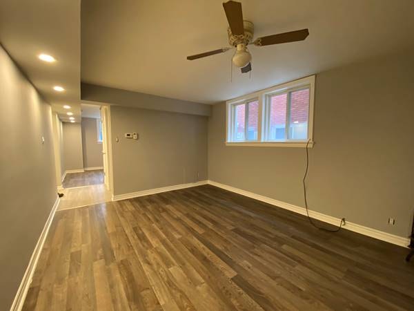 Large & Spacious 1-Bedroom Unit with Fireplace in Central Kitche 4