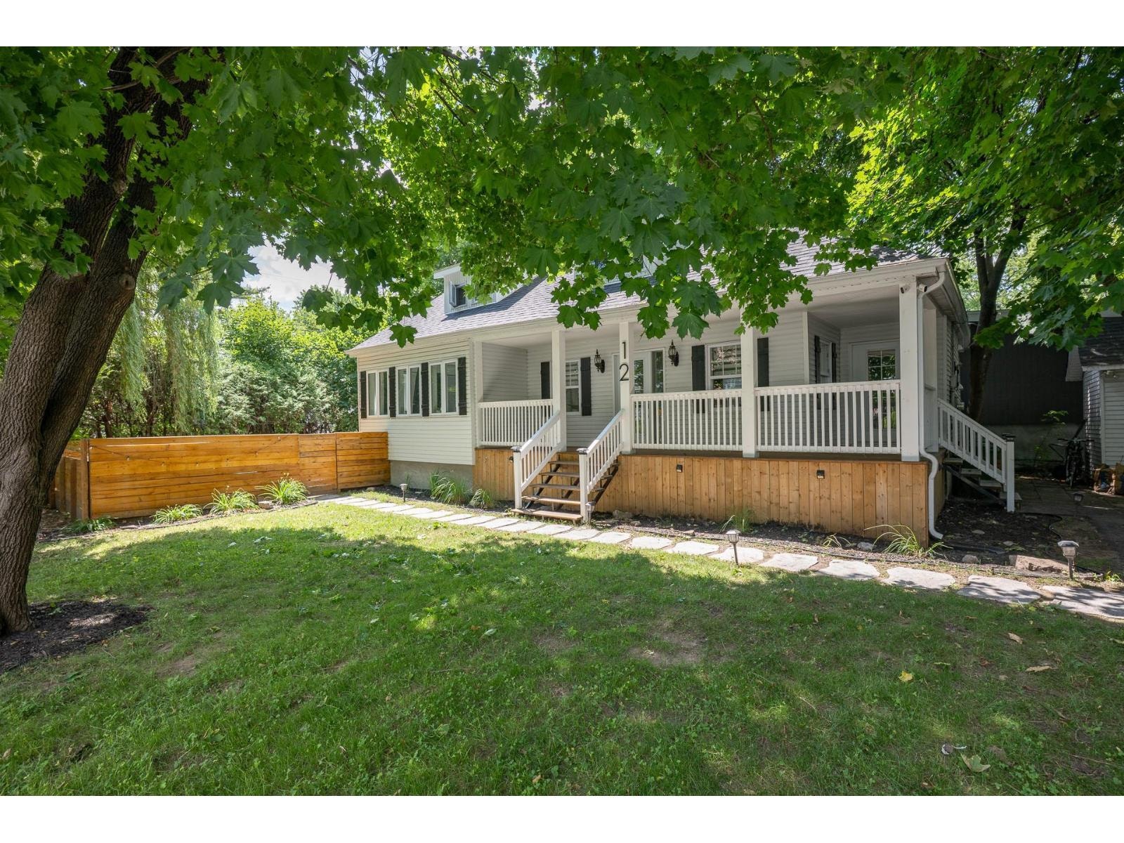 37e Avenue — photo 2