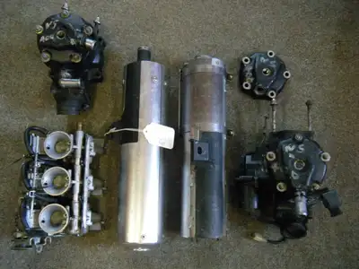 Honda NS 400 parts. left and rear cylinders with heads, and 1 spare head (damaged but fixable) $ 800...