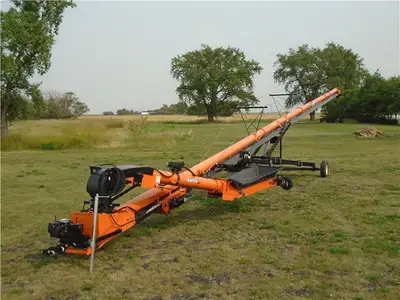 AGI $3000 REBATE. LIMITED TIME OFFER. Hydraulic Lift, Swing Away Hopper, Hydraulic Winch, Electric P...