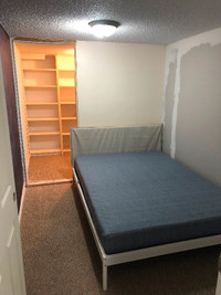 ROOM WITH BIG CLOSET 1min TO PLAZA AND TTC AT BATHURST/STEELES