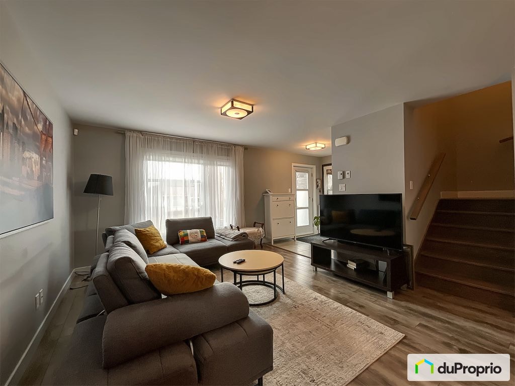 $455,000 - Townhouse for sale in Salaberry-De-Valleyfield — photo 1