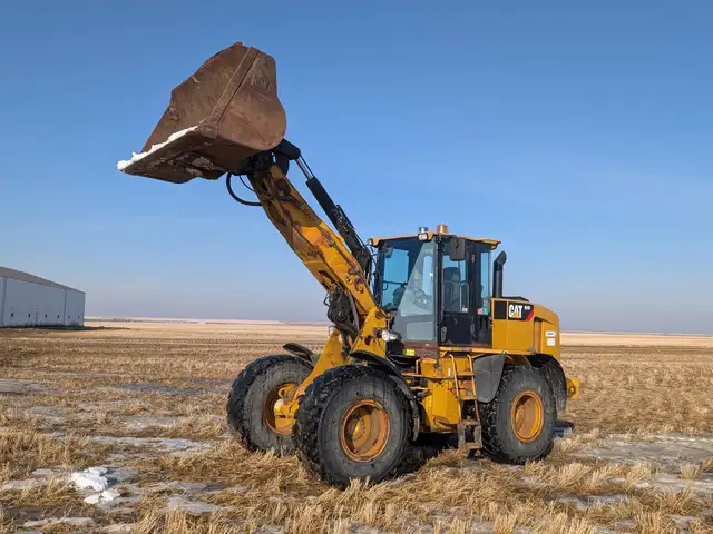 2012 CATERPILLAR 924H in Heavy Equipment in Edmonton - Image 16