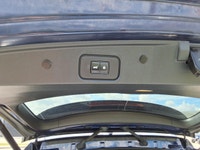 NEW TO CANADA? WE HAVE AN APPROVAL WAITING FOR YOU! The 2022 Nissan Pathfinder SL is a refined and c... (image 7)