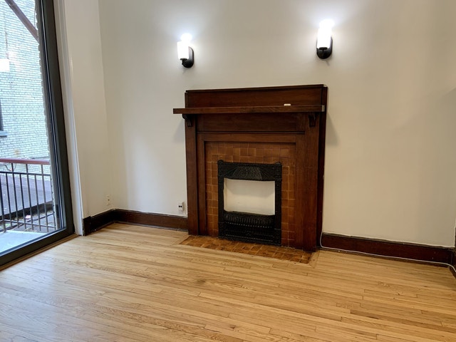 2050 Claremont Ave — photo 3