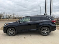IIHS Top Safety Pick+. This Toyota Highlander boasts a Regular Unleaded V-6 3.5 L/211 engine powerin... (image 6)
