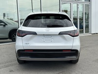 * Real Time AWD: Equipped standard with the Intelligent Control System for improved winter and wet-w... (image 3)