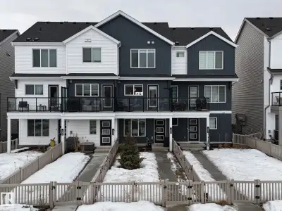 NO CONDO FEES! This StreetSide-built townhome in Edmonton’s growing Marquis community offers almost...