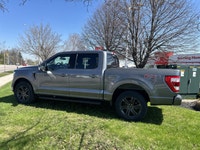 Built to conquer demanding tasks and everyday adventures, this 2021 Ford F-150 Crew Cab Pickup in st... (image 9)