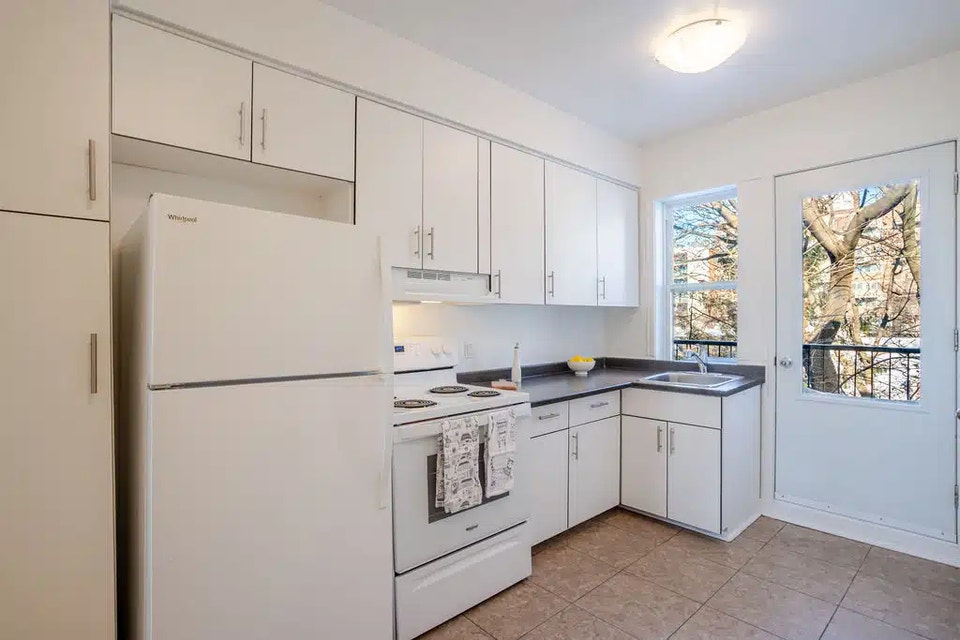 4 1/2,a louer, for rent, 265 riverside, Saint Lambert 3