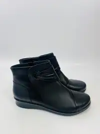 CLARKS-Women Leather CLKSC0F19 HOPE TWI Boots-Black, Size 6.5