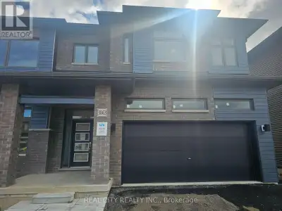 Beautiful Brand new 4 Bedrooms and 3 Baths Detached House Severn just minutes from Orillia, Experien...