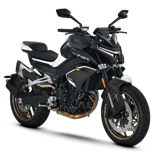 2025 CF MOTO 800NK dans Motos sport  à Longueuil/Rive Sud - Image 2
