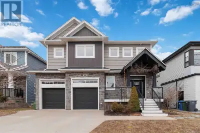 Located in the sought-after Waterbury Park community of West Bedford, this thoughtfully designed hom...