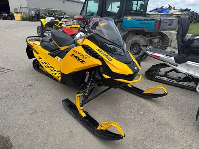 USED 2023 SKI DOO MXZ BLIZZARD 850 ETECH WITH 6,428 KM - READY FOR YOUR NEXT RIDE! $11,499 + HST & L...