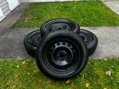 4 pneus d'hiver GENERAL 205/60R16po, bon pour 3 saisons et plus encore, Prix 350$, Contactez-moi 819...