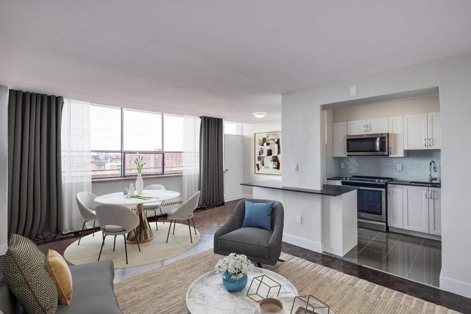 2 Bedroom Apartment for Rent - 2892 St Clair Avenue East 3