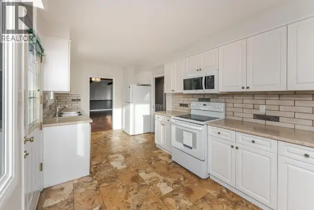2425 EWERT CRESCENT Prince George, British Columbia in Houses for Sale in Prince George - Image 5