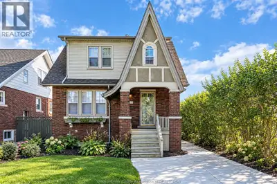 Welcome to 1917 Oneida, Windsor! This well-maintained 2-storey home is tucked away on a beautiful, q...