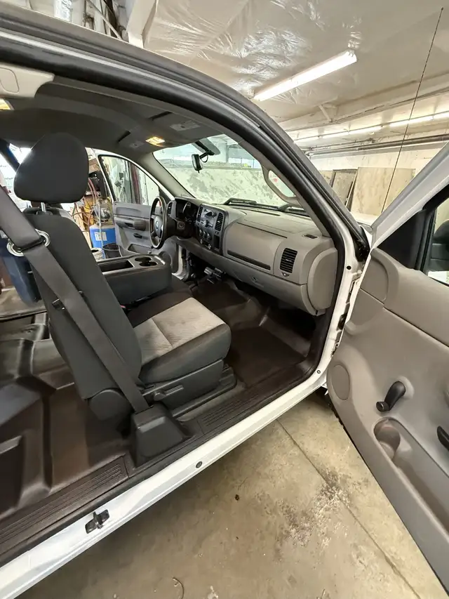 2008 GMC Sierra 1500 - 4WD - ONLY 78000kms!!! in Cars & Trucks in St. Catharines - Image 9