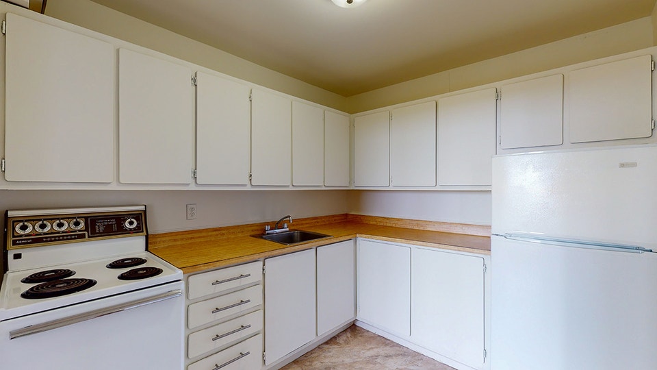 2 Bedroom 1 Bathroom Available Oct/Nov 4