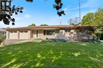 Enjoy the peace and privacy of country living without giving up convenient access to nearby communit...