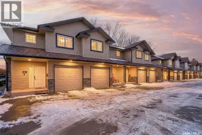 Beautiful 3-BEDROOM CONDO offers an exceptional blend of comfort and convenience, featuring 4 BATHRO...